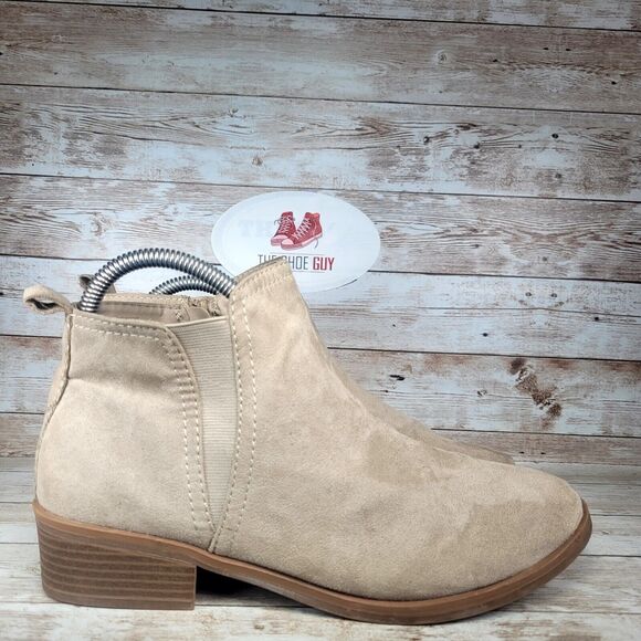Time and Tru Faux Womens Size 9 Suede Chelsea Boots - Picture 1 of 8